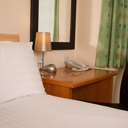 Travelrest Fareham Solent Gateway Hotel Bagian luar foto