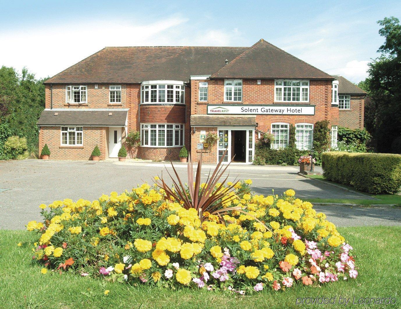 Travelrest Fareham Solent Gateway Hotel Bagian luar foto